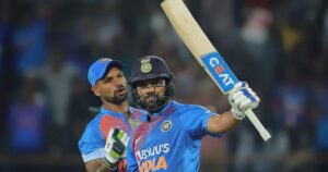 File image of Indian cricketers Shikhar Dhawan [L] and Rohit Sharma | Sportzpics for BCCI