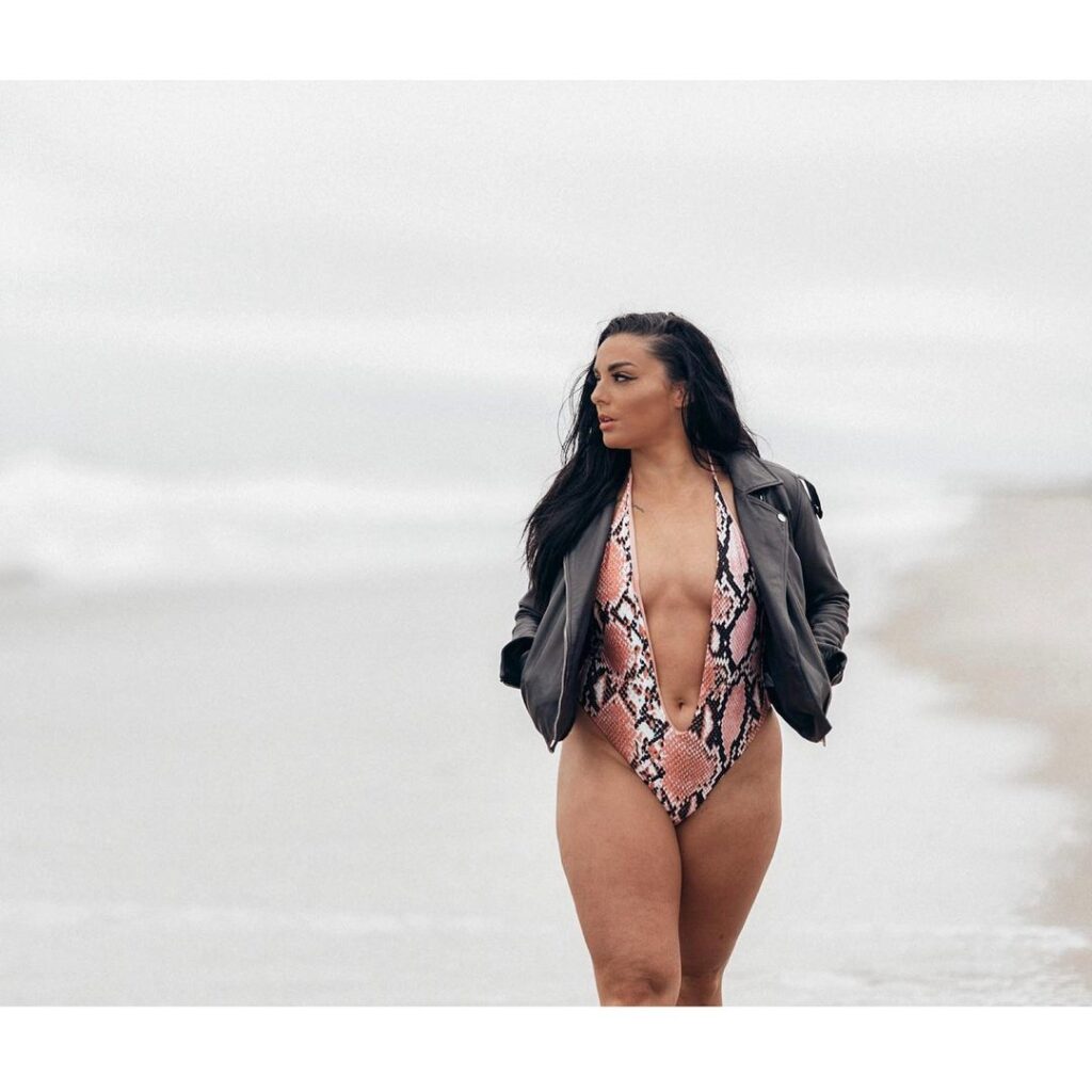 Ex-WWE Star Deonna Purrazzo Is A Beach Beauty In These Recent Photos 1