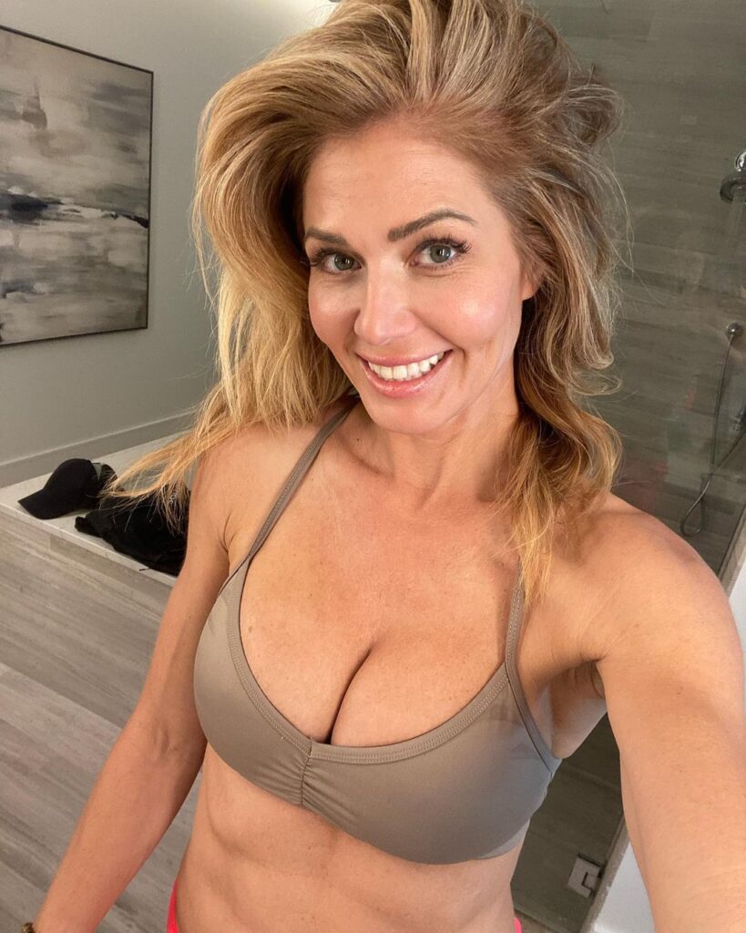 WWE Veteran Torrie Wilson Strips Down In Extremely Revealing Photo 3