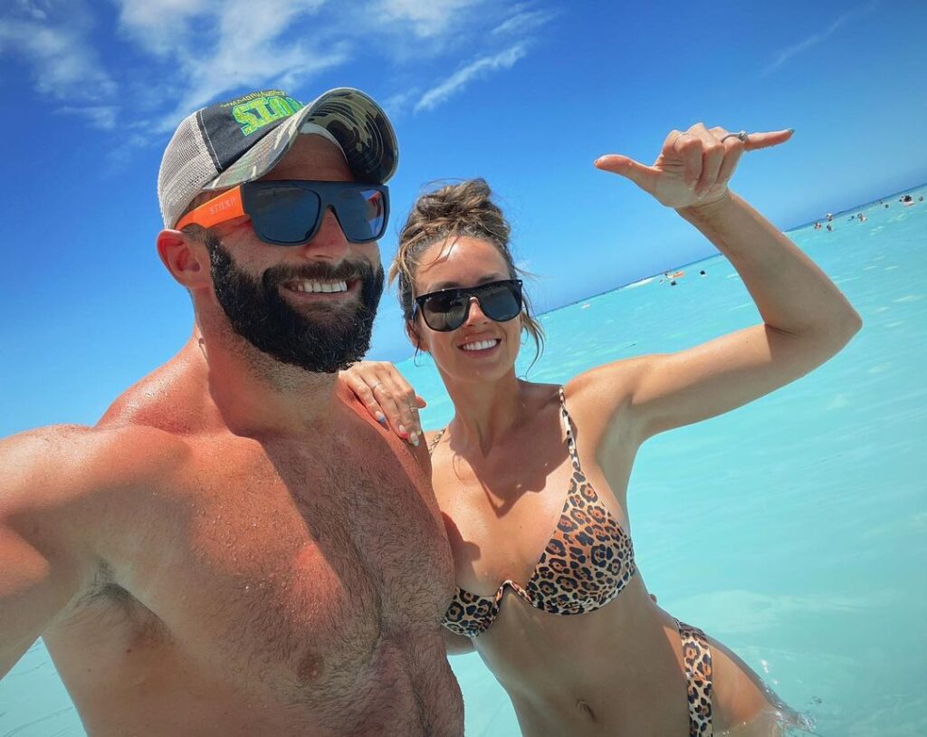 Ex WWE Star Chelsea Green’s Hawaii Vacation Photos Are Unmissable 1