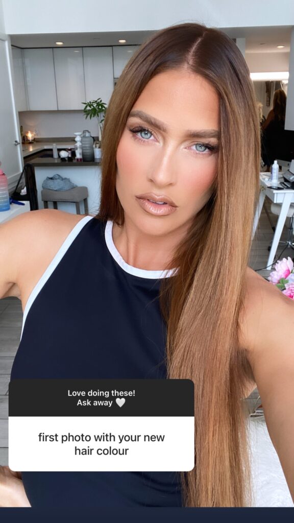 Ex WWE Diva Kelly Kelly Obsessed With Her New Hair Color 2