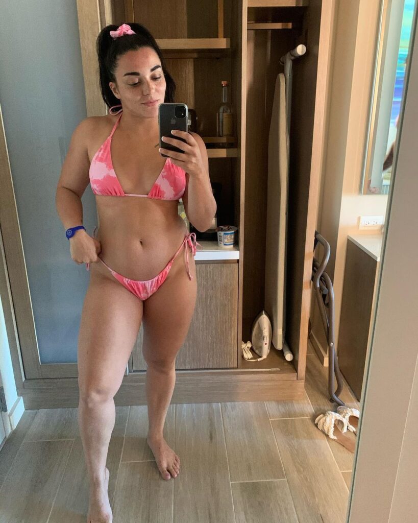 Ex WWE Star Deonna Purrazzo Shares Bikini Stills From Hawaii Vacation 4