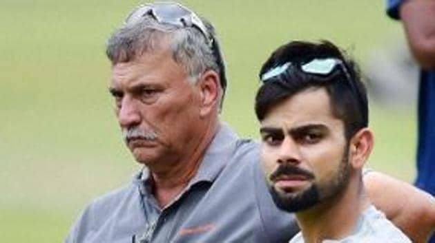 File image of former India cricketer Roger Binny with current India skipper Virat Kohli.(PTI)