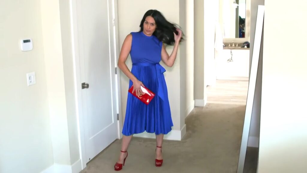 WWE Star Nikki Bella Shows Crazy Dance Moves And Summer Fashion Collection 3