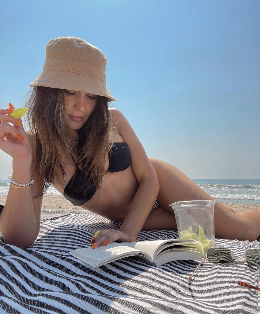 Ex WWE Talent Cathy Kelley Sizzles In Bikinis From California Vacation 2