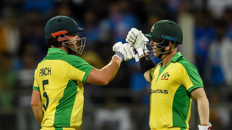 Australia's Aaron Finch (L) and teammate David Warner (R) are expected to open throughout the World Cup. Photo: AFP