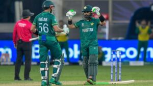 Pakistan Captain Babar Azam and Mohammad Rizwan chased down India's score of 151 in 17.5 overs | Twitter | @WahabViki