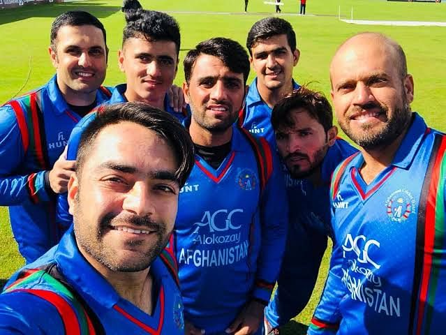 Mirwais Ashraf with Afghanistan cricket team. Credits: Facebook