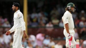 Australian allrounder Andrew Symonds dies in a car accident