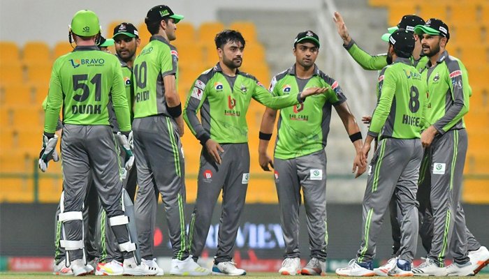 Lahore Qalandars celebrate after taking a wicket. Photo: Twitter/PSL