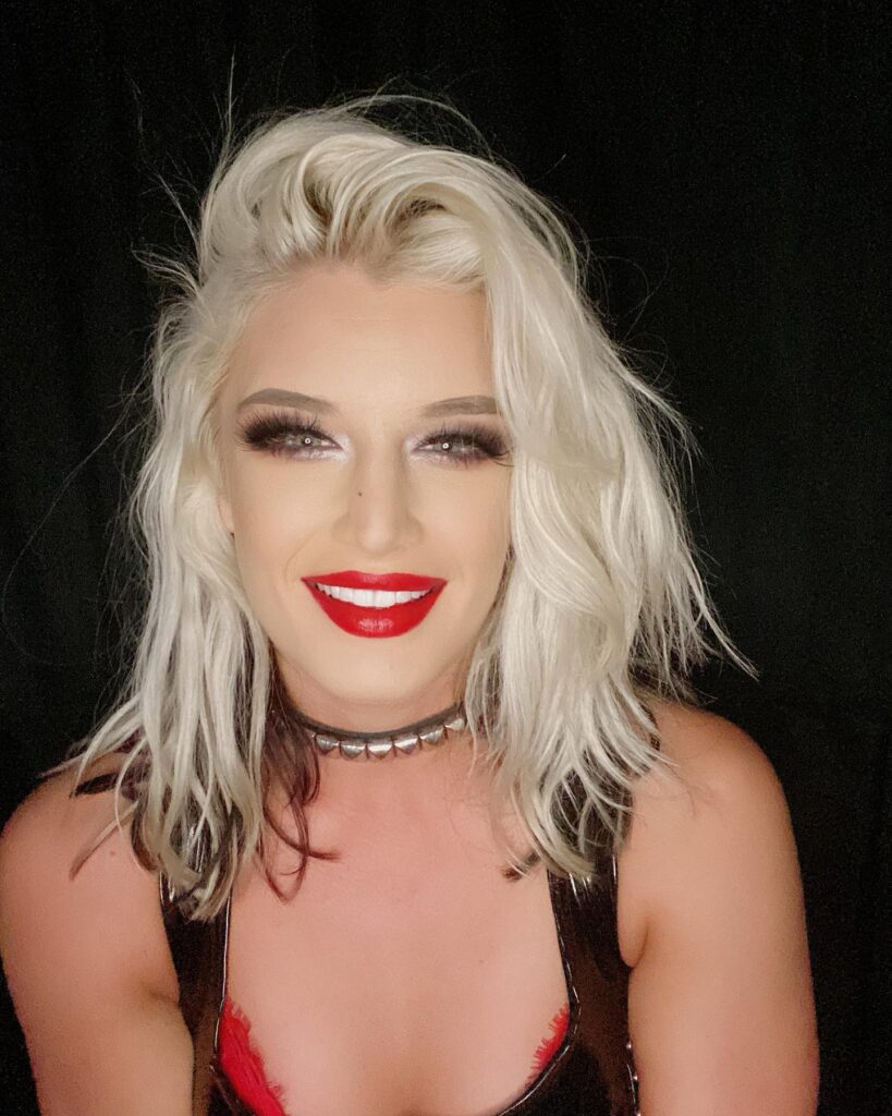 Ex WWE Smackdown Star Toni Storm Leaves Fans Speechless With New Look 1