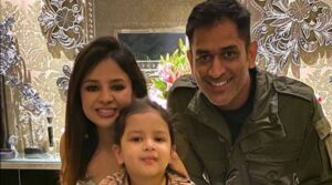 MS Dhoni with wife Sakshi and their daughter Ziva (Source: Sakshi Dhoni Instagram)