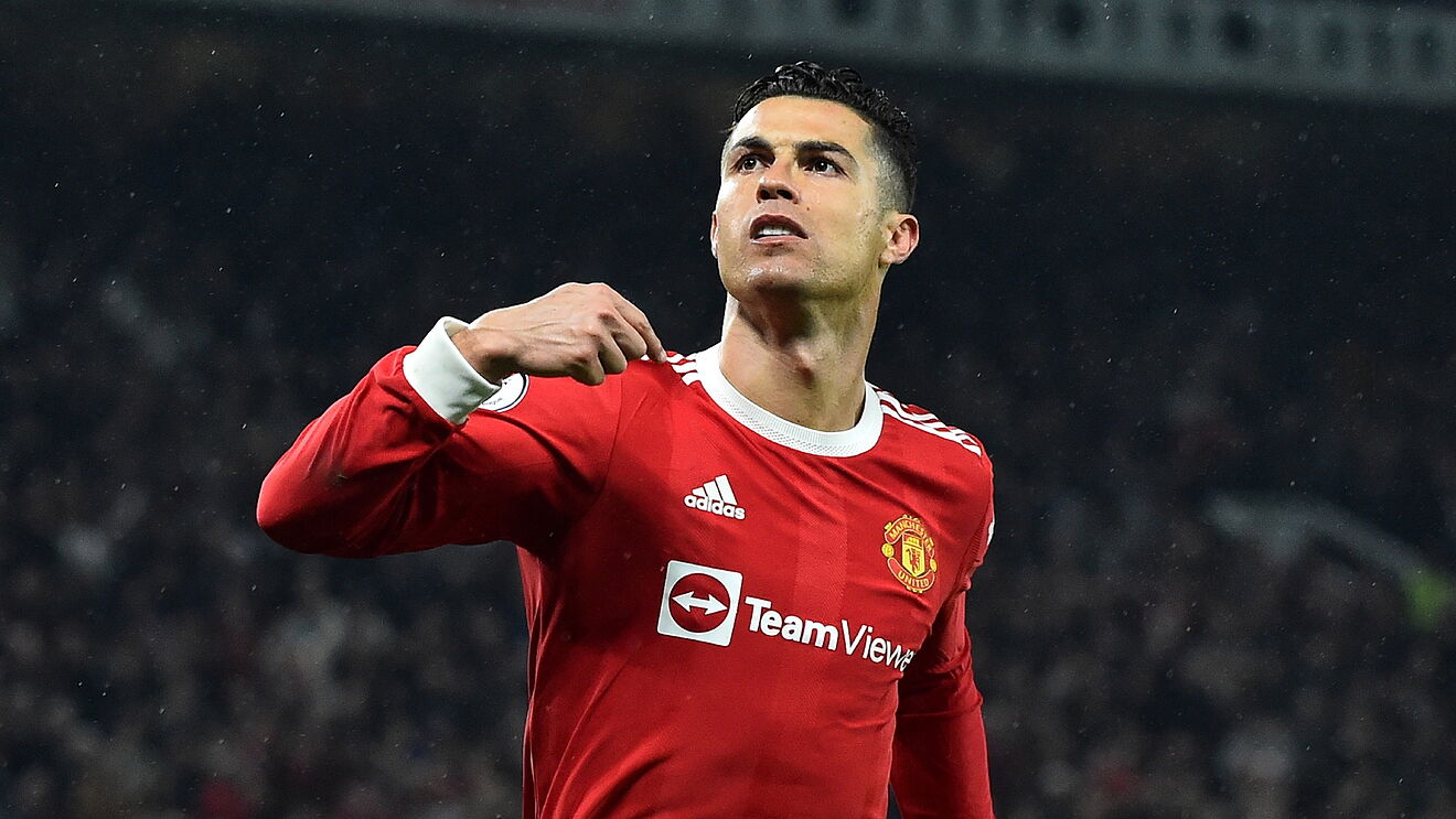 Amidst Exit Rumours Cristiano Ronaldo Seen In Man United Training Kit,  Drops Hint Of Staying At The Club