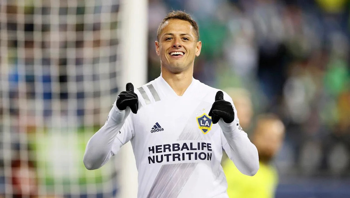 Former Manchester United Striker Offers Himself To The Club For 'Free' In Order To Resolve Their Problems Upfront 2 Manchester United