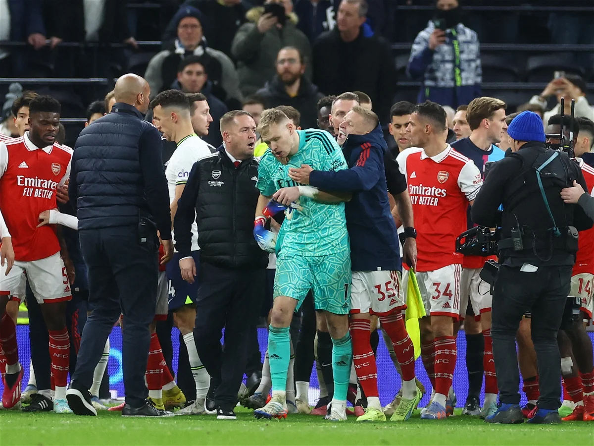 Tottenham Fan KICKS Arsenal's Aaron Ramsdale While Richarlison Appears ...