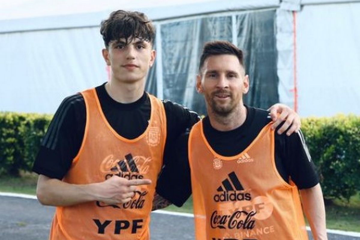 'You Go Into His House And He Has All Photos Of Messi!' - Manchester United Wonderkid Is A Big Fan Of Lionel Messi 3 Lionel Messi