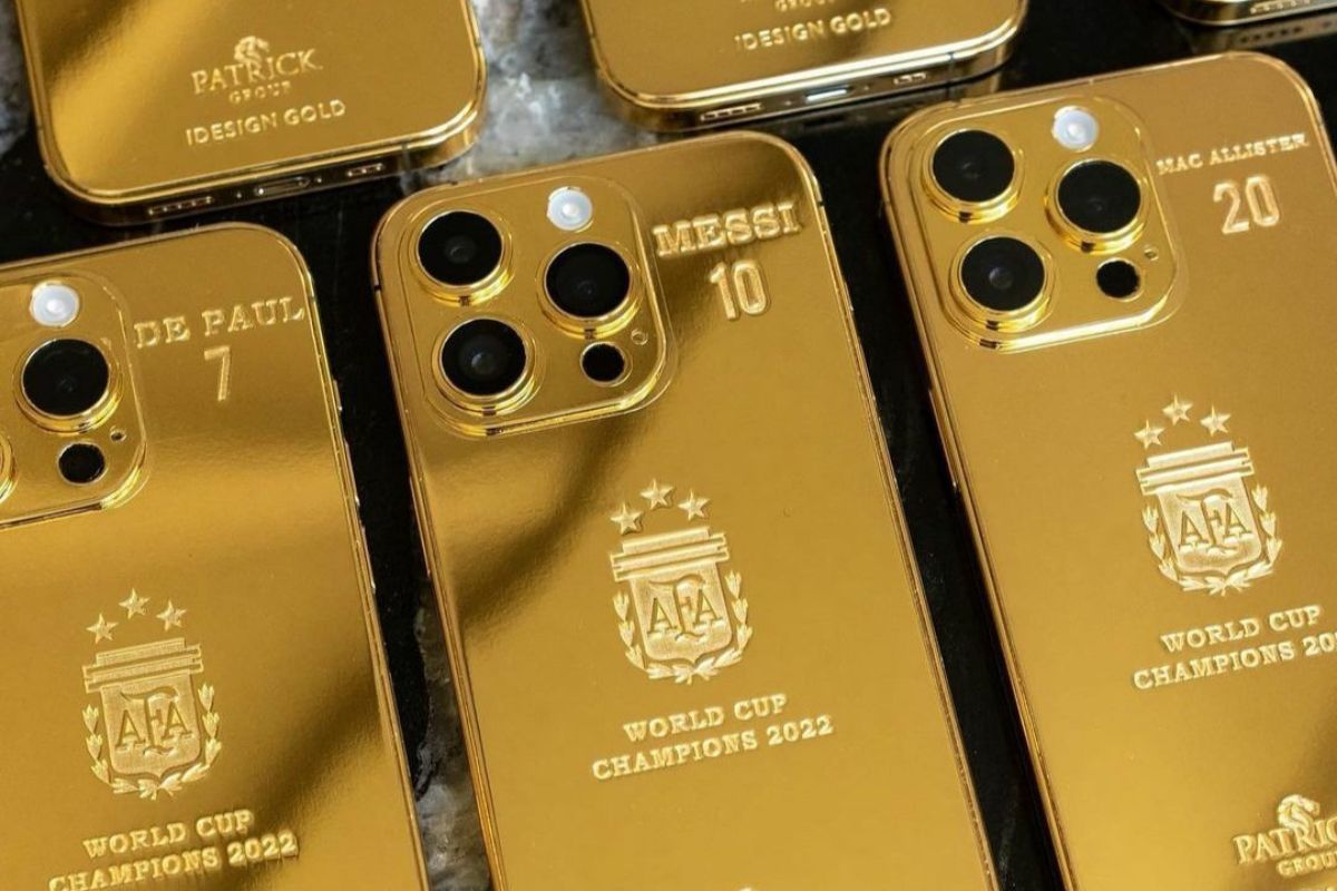 Lionel Messi To Gift 35 Gold Iphone 14'S Worth £175,000 To The Argentina Players And Staff Which Won The World Cup 3 Lionel Messi