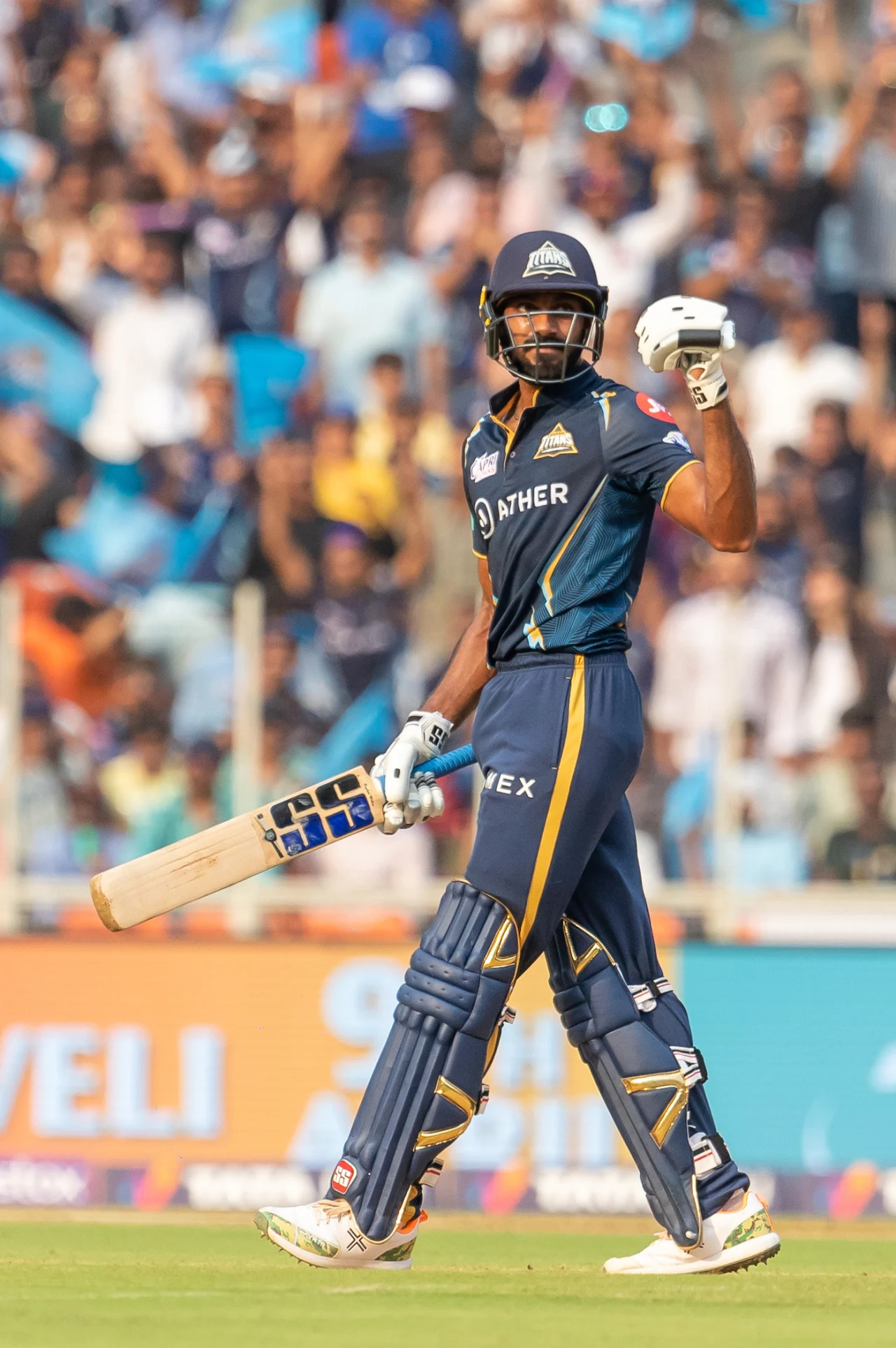 Ipl 2023: Watch- Vijay Shankar Hammers A Hat-Trick Of Sixes In Final Over Against Shardul Thakur 3 IPL 2023: Watch- Vijay Shankar Hammers A Hat-Trick Of Sixes In Final Over Against Shardul Thakur 3