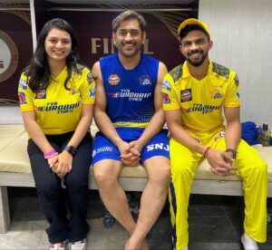 Ruturaj Gaikwad and Utkarsha Pawar with MS Dhoni