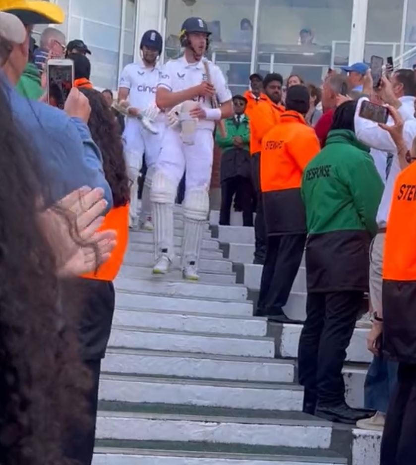 Ashes 2023: WATCH- Stuart Broad Receives Guard Of Honor From Australian Team; Hits A Six In His Final Innings In Tests 2