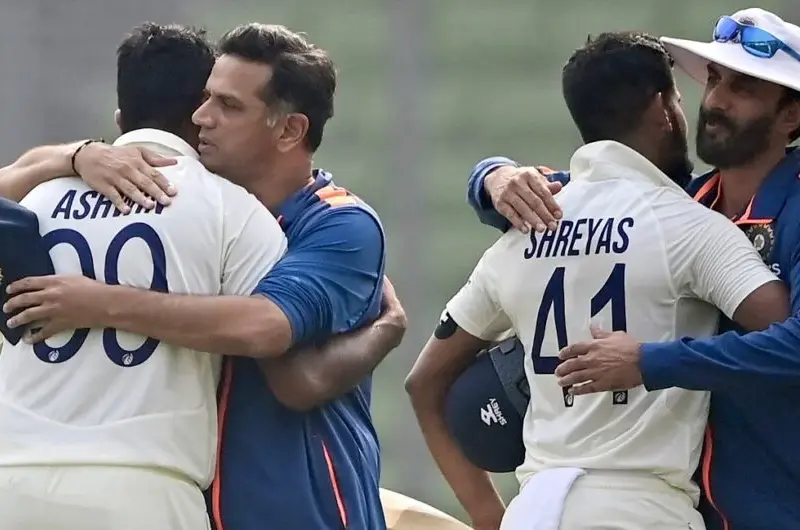 Ravichandran Ashwin And Rahul Dravid