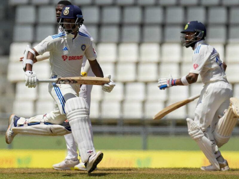 Yashasvi-Jaiswal-And-Virat-Kohli-1