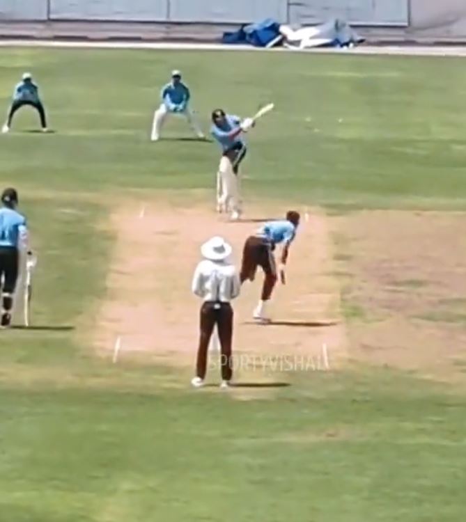 Ind Vs Wi: Watch- Virat Kohli Gets Out On 4Th Stump, Edges To Slips Off Jaydev Unadkat; Rohit Sharma Hits Effortless Six 3 IND Vs WI: Watch- Virat Kohli Gets Out On 4th Stump, Edges To Slips Off Jaydev Unadkat; Rohit Sharma Hits Effortless Six 3