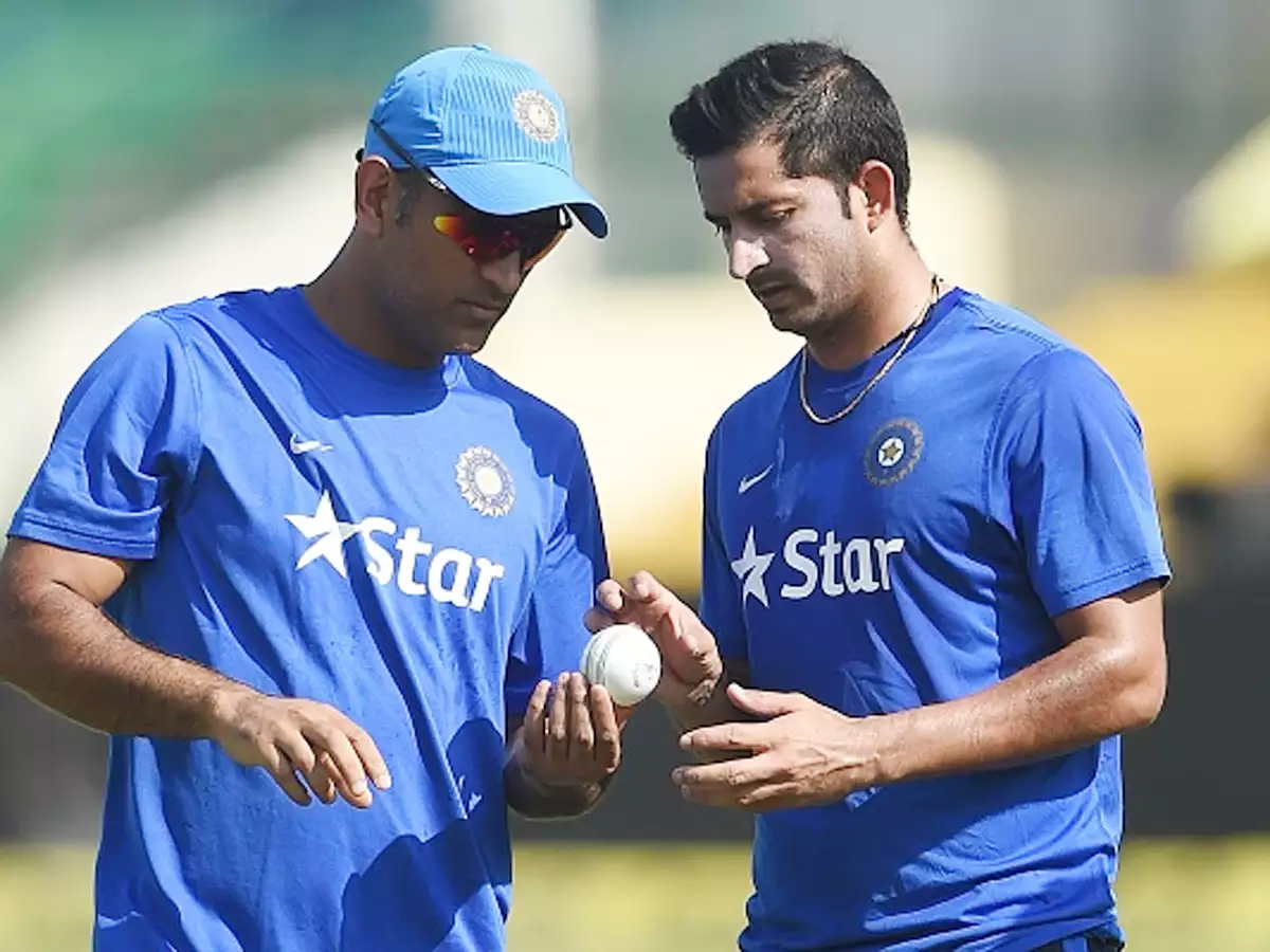 MS Dhoni and Mohit Sharma