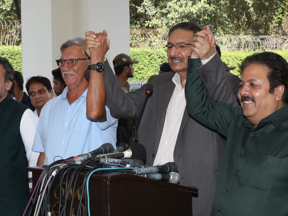Zaka Ashraf With Roger Binny And Rajiv Shukla