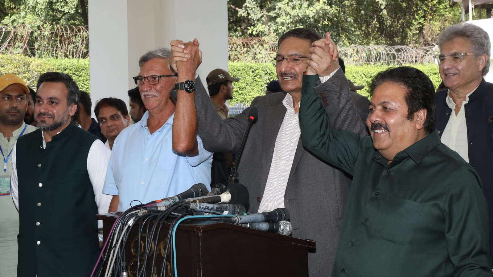 Zaka Ashraf With Roger Binny And Rajiv Shukla