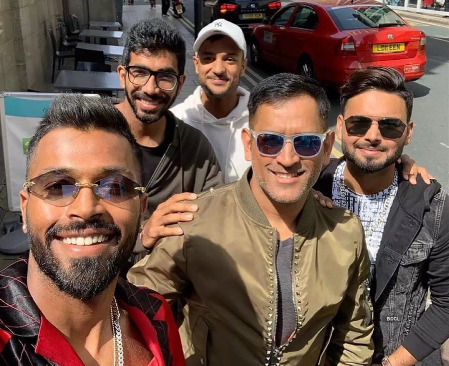 Mayank Agarwal Solves The Mystery Of The Unknown Hand On Rishabh Pant’s Shoulder In “Boy’s Day Out" Photo 1