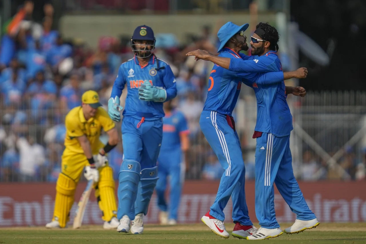 Ravindra Jadeja Celebrating The Wicket Of Steve Smith