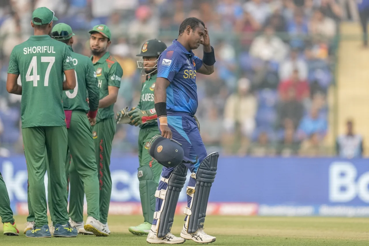 Angelo Mathews Walks Out In Frustration