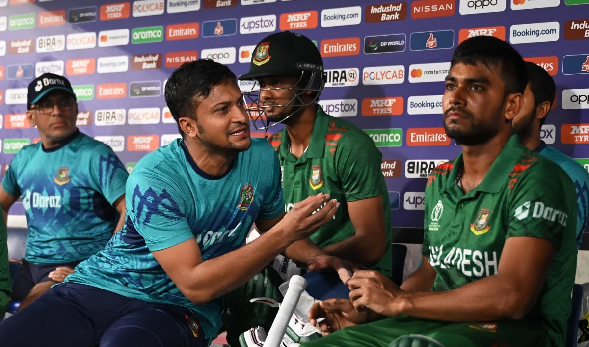 Shakib Al Hasan With Bangladesh Players