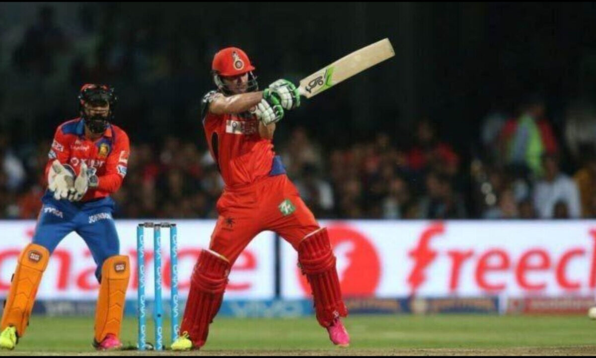 Ab de Villiers and Dinesh Karthik.