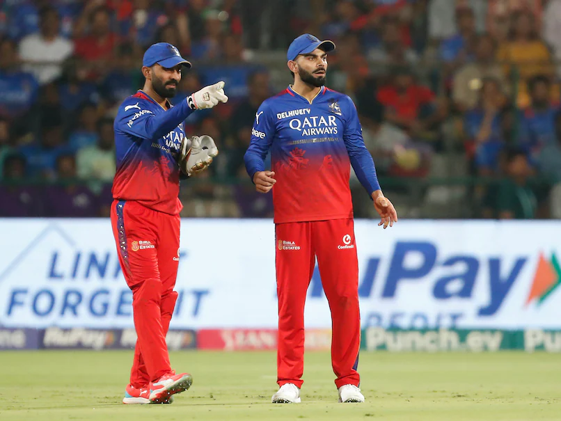 VIrat Kohli with Dinesh Karthik. Photo- IPL