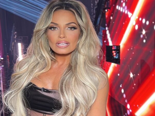 WWE Legend Trish Stratus Announces Giveaway For Fans With Stunning Island Photo
