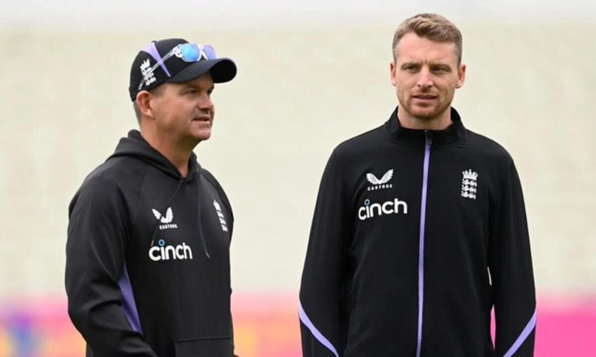 England white-ball coach Matthew Mott and captain Jos Buttler.