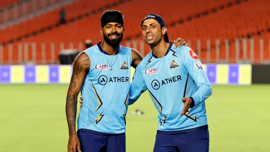 Hardik Pandya and Ashish Nehra. Photo- GT X