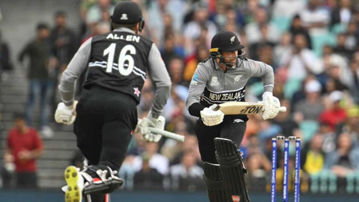 New Zealand's T20 players Devon Conway and Finn Allen.