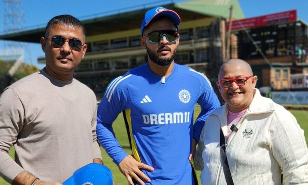 Riyan Parag with his mom and dad.