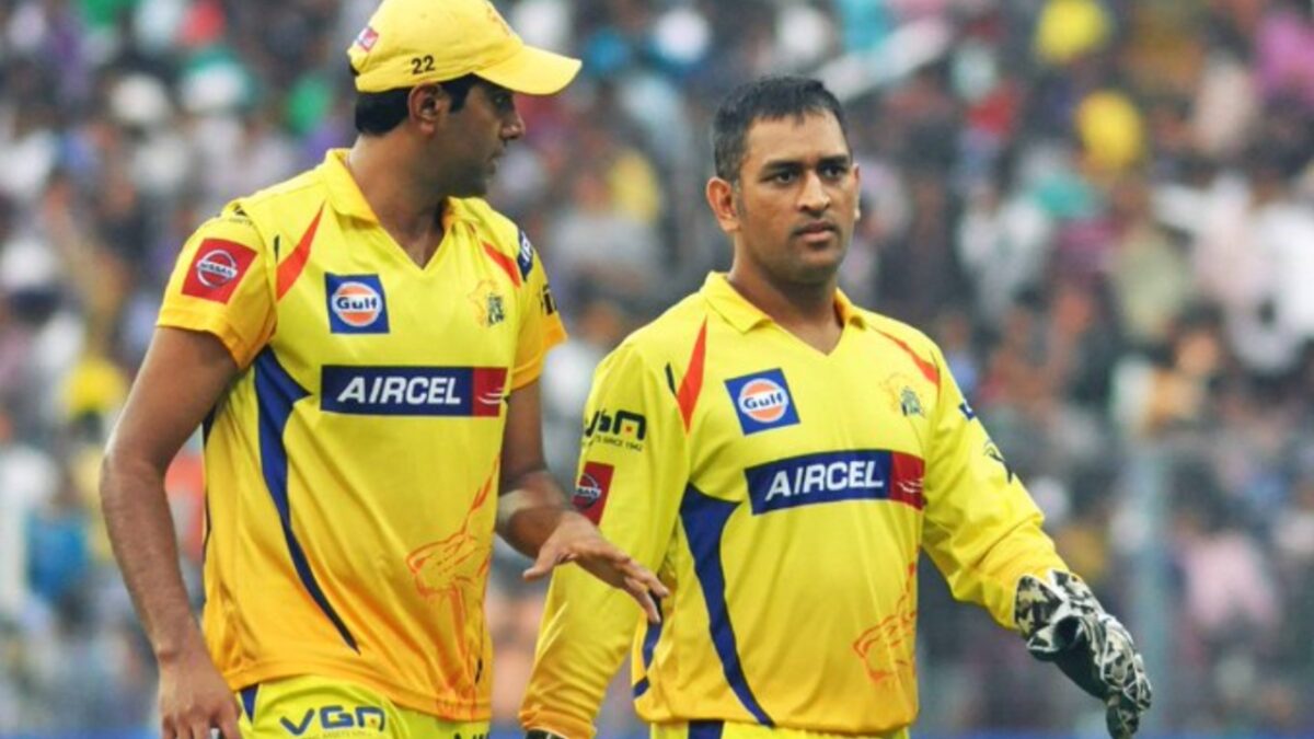 Ravichandran Ashwin and MS Dhoni of CSK.