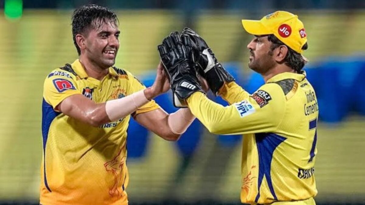 MS Dhoni and Deepak Chahar of CSK.