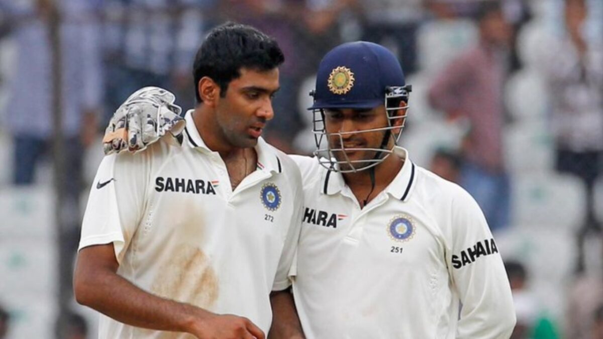 Ravichandran Ashwin and MS Dhoni.