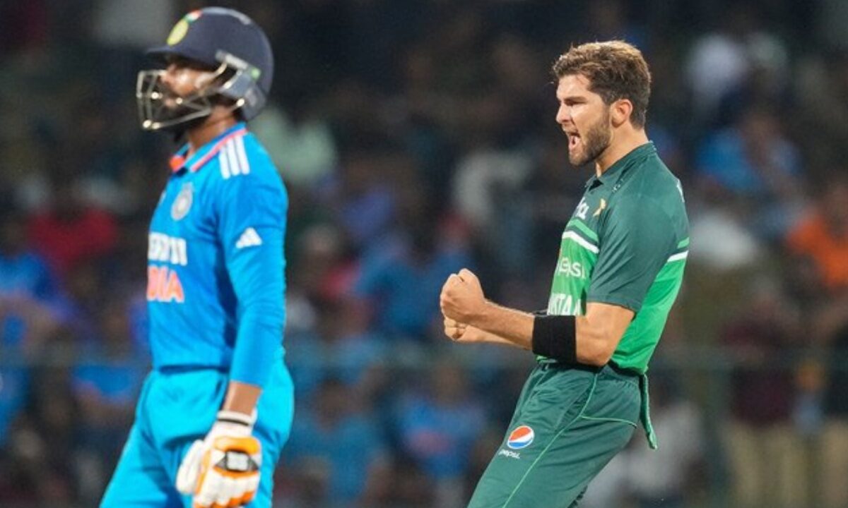 Shaheen Afridi of Pakistan and Ravindra Jadeja of India.