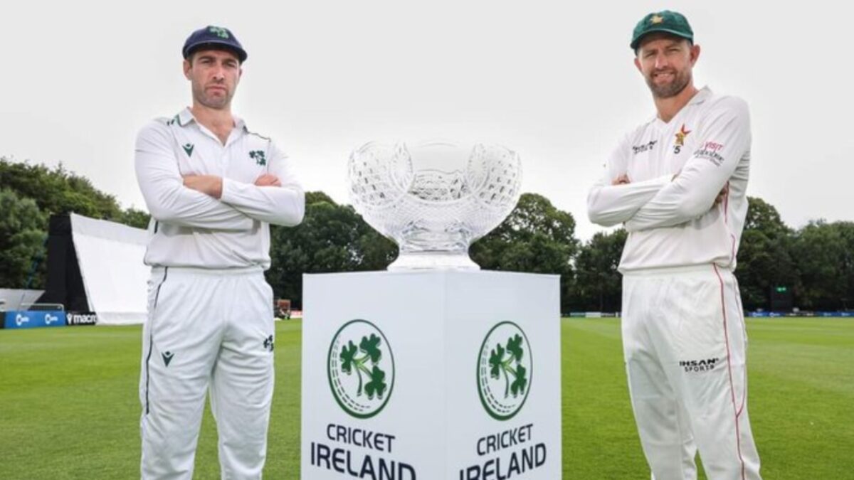 Andre Balbirnie of Ireland and Craig Ervine of Zimbabwe.